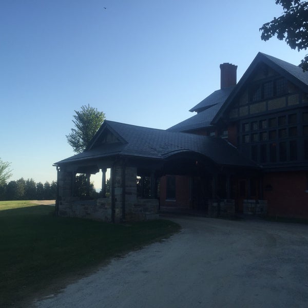 Photo taken at The Inn At Shelburne Farms by Jared R. on 9/4/2015