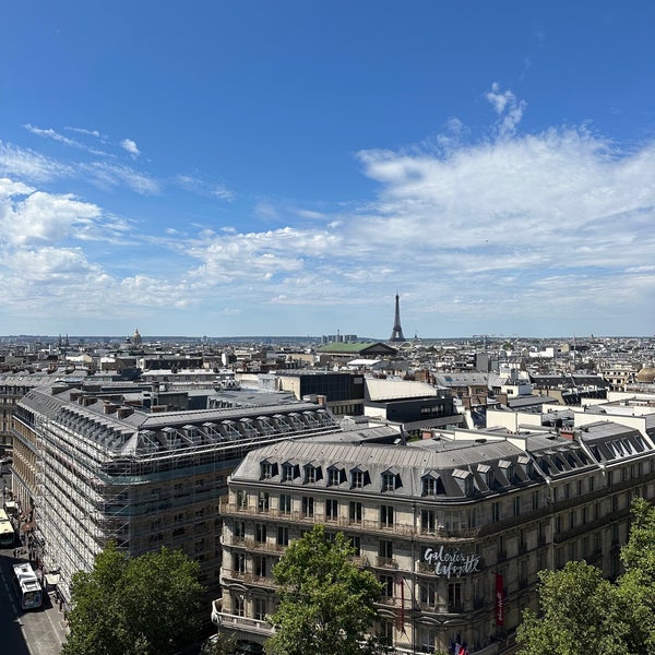รูปภาพถ่ายที่ Terrasse des Galeries Lafayette โดย Faisal เมื่อ 7/14/2023