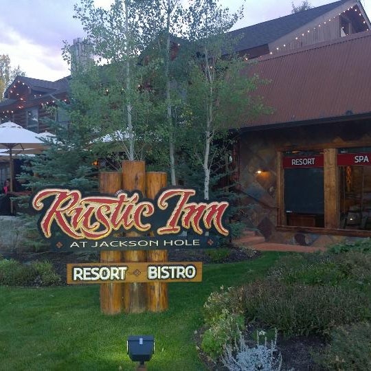 รูปภาพถ่ายที่ Rustic Inn Creekside Resort &amp; Spa at Jackson Hole โดย Rene J. เมื่อ 9/17/2014