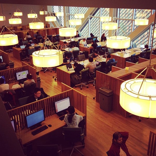 Photo taken at Science &amp; Engineering Library by Óskar M. on 10/18/2012