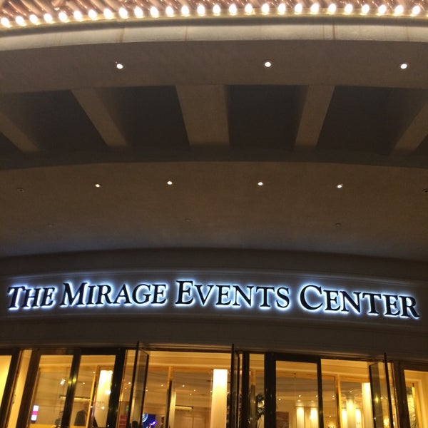 Das Foto wurde bei The Mirage Convention Center von Hugo O. am 10/16/2015 aufgenommen