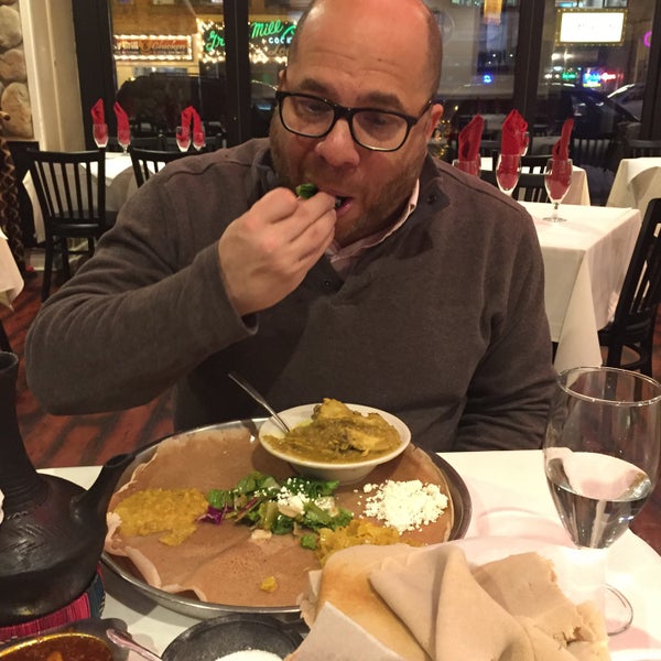 12/29/2015 tarihinde John M.ziyaretçi tarafından Demera Ethiopian Restaurant'de çekilen fotoğraf
