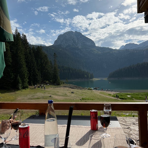 Crno jezero весной