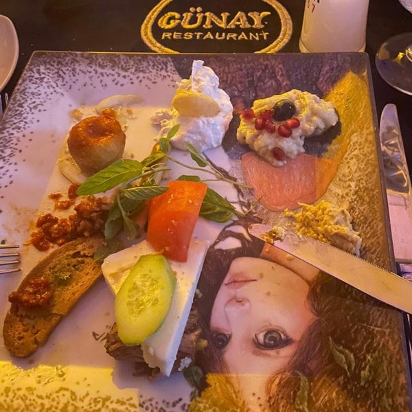 Foto tomada en Günay Restaurant  por 🙈🙉🙊 el 12/24/2021