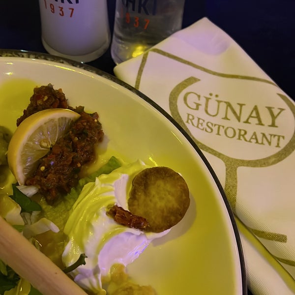 รูปภาพถ่ายที่ Günay Restaurant โดย 🙈🙉🙊 เมื่อ 3/19/2022