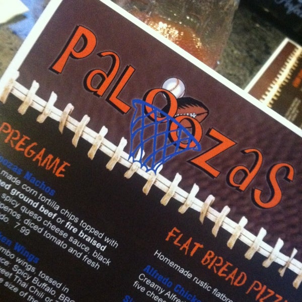 Das Foto wurde bei Paloozas Food &amp; Spirits von Cali H. am 3/24/2013 aufgenommen