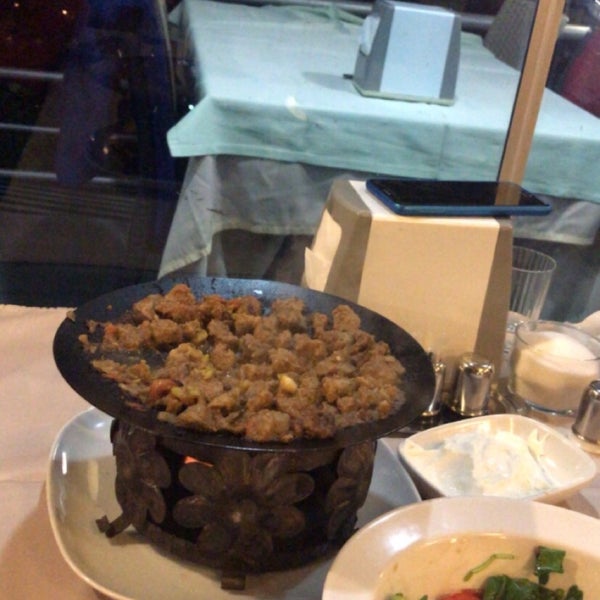 Foto tomada en Şahin Tepesi Restaurant  por Dürdane T. el 4/10/2019