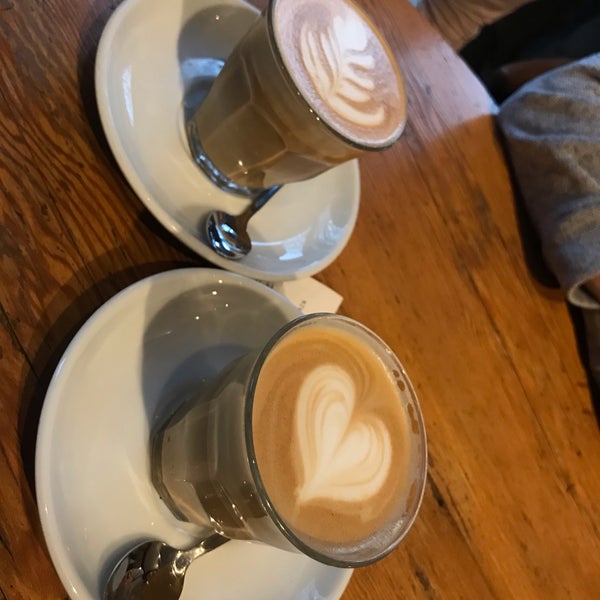 11/21/2018 tarihinde Millie H.ziyaretçi tarafından Milano Coffee'de çekilen fotoğraf