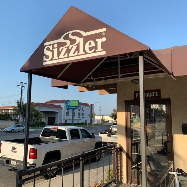 Photo taken at Sizzler by Chimmy .. on 6/19/2021