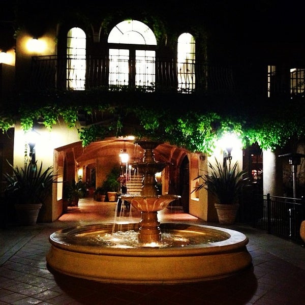 รูปภาพถ่ายที่ Hotel Los Gatos โดย David D. เมื่อ 5/17/2013