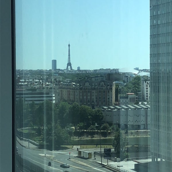 Foto diambil di Meliá La Défense Paris oleh Waad pada 6/29/2019