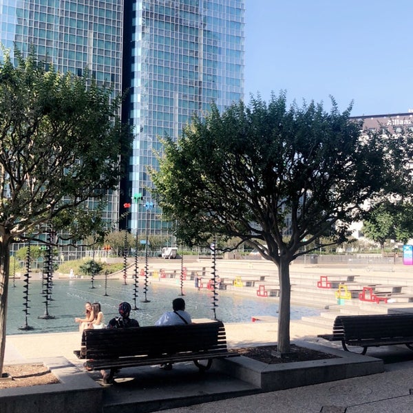 รูปภาพถ่ายที่ Meliá La Défense Paris โดย Waad เมื่อ 6/27/2019