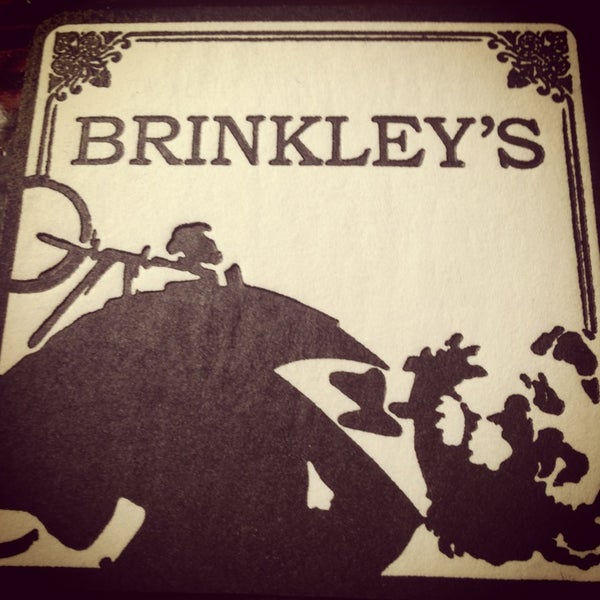 รูปภาพถ่ายที่ Brinkley&#39;s Broome Street โดย Roland F. เมื่อ 4/10/2013
