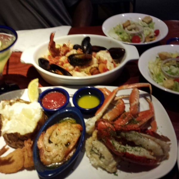 Photo taken at Red Lobster by Lorraine E. on 5/8/2014