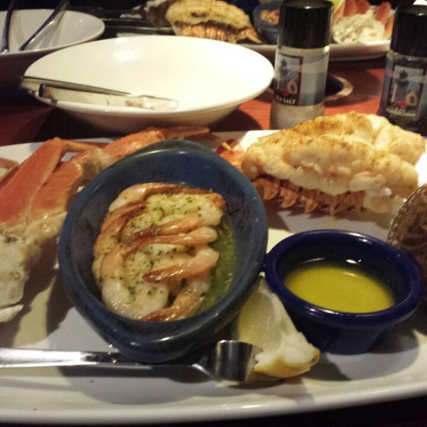 Photo taken at Red Lobster by Lorraine E. on 10/19/2013