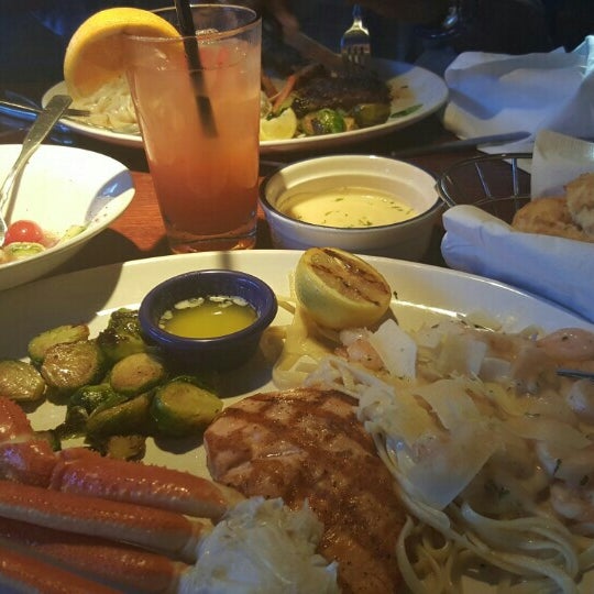 Photo taken at Red Lobster by Lorraine E. on 8/8/2015