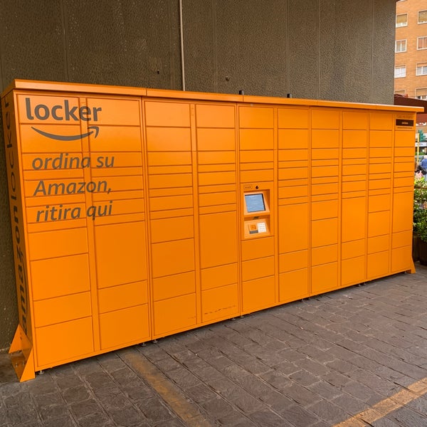 Amazon Locker Soviana Shipping Store In Milano