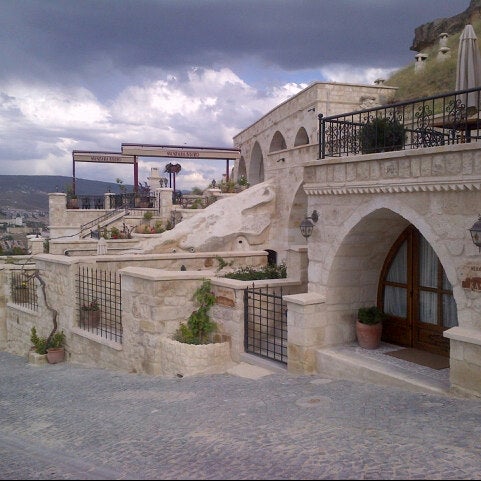 Foto tomada en Kayakapı Premium Caves  por Gökçe T. el 6/5/2013