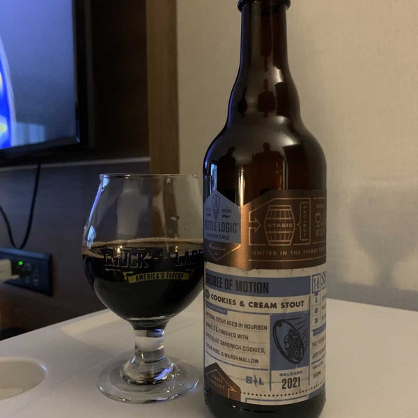 Buzzy's Roast Beef American Restaurant in Beacon Hill