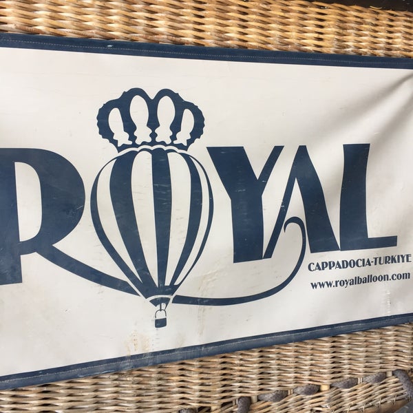 รูปภาพถ่ายที่ Royal Balloon โดย ⚡️..ALİ.. 😉😈⚡️ เมื่อ 11/7/2019