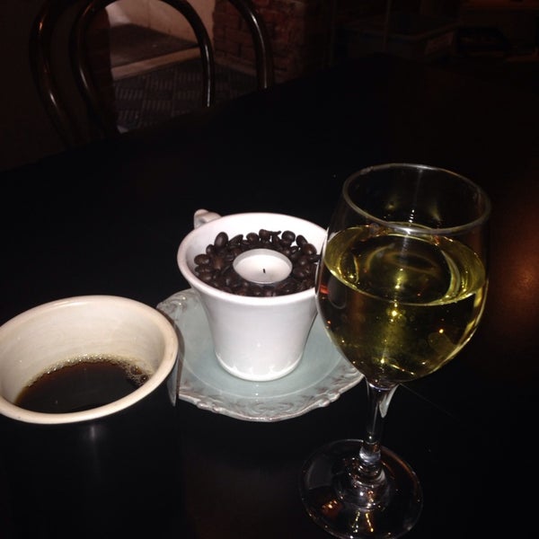 Das Foto wurde bei Crescent Moon Coffee von Sara P. am 8/10/2014 aufgenommen