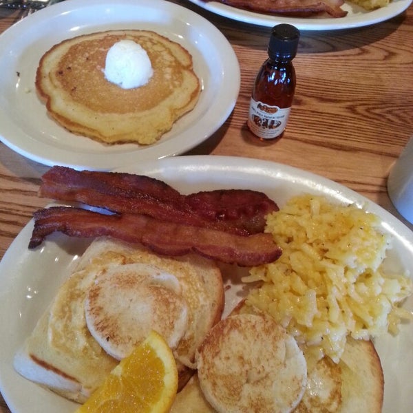 Cracker Barrel Old Country Store Tampa, FL