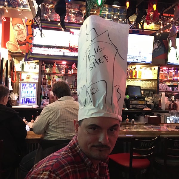 Photo taken at Dick&#39;s Last Resort by 🌟Laura on 1/3/2016