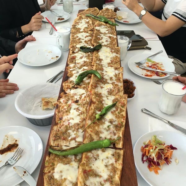 5/10/2016 tarihinde Elif Ö.ziyaretçi tarafından Tatlı Konyalılar Etli Ekmek ve Fırın Kebap'de çekilen fotoğraf