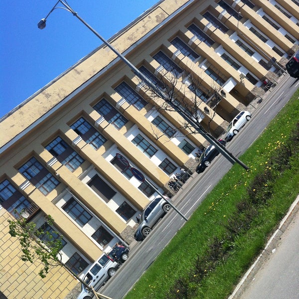 Гидрометеорологический университет факультеты. Гидрометеорологический университет Санкт-Петербург. Гидрометеорологический университет Ростов. Малоохтинский проспект 98. Гидрометеорологический университет Санкт-Петербург лестница.