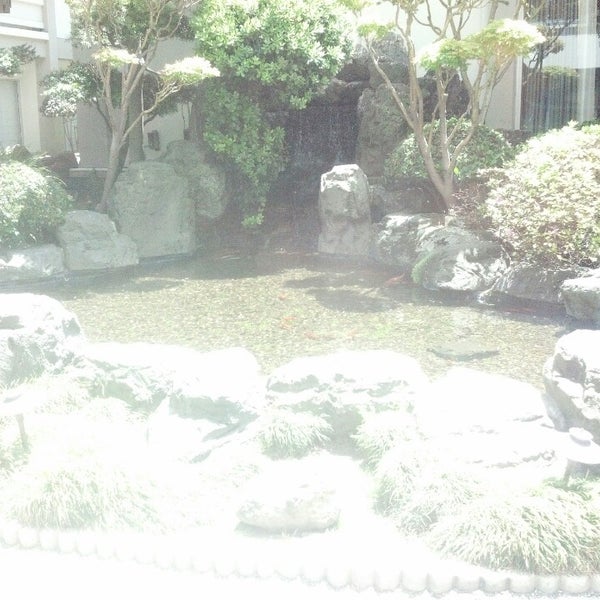 รูปภาพถ่ายที่ Kabuki Springs &amp; Spa โดย ronin g. เมื่อ 5/23/2013