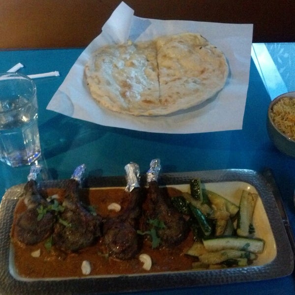 รูปภาพถ่ายที่ New India Cuisine โดย ronin g. เมื่อ 11/3/2013