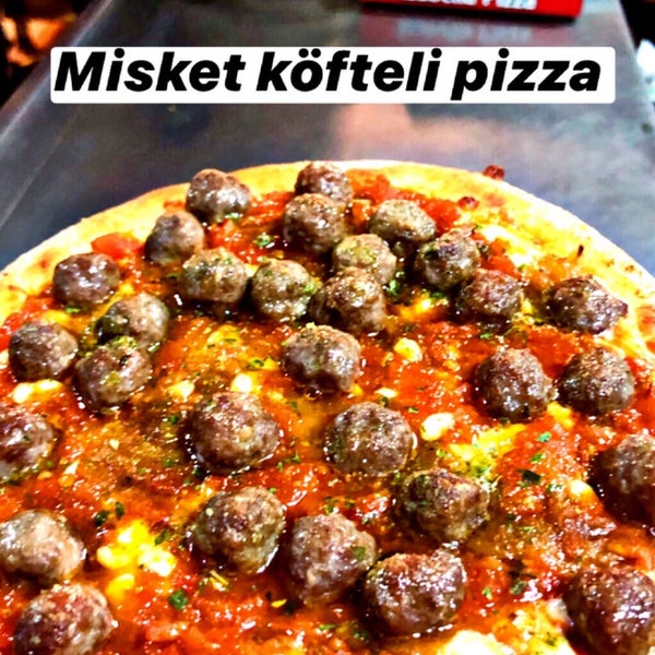 Foto tirada no(a) İzabella Pizza por Hakan A. em 2/17/2020
