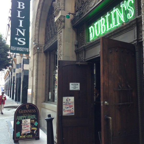 Foto tirada no(a) Dublin&#39;s Irish Pub por Linda K. em 7/4/2013
