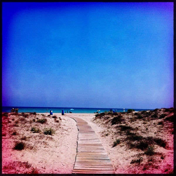 Photo taken at Playa de Almarda by Ivan V. on 8/6/2014