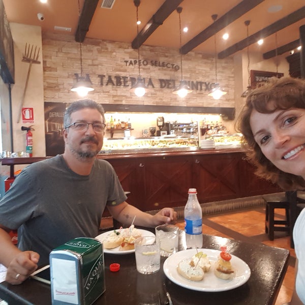 8/26/2018 tarihinde Claudia F.ziyaretçi tarafından La Taberna del Pintxo'de çekilen fotoğraf