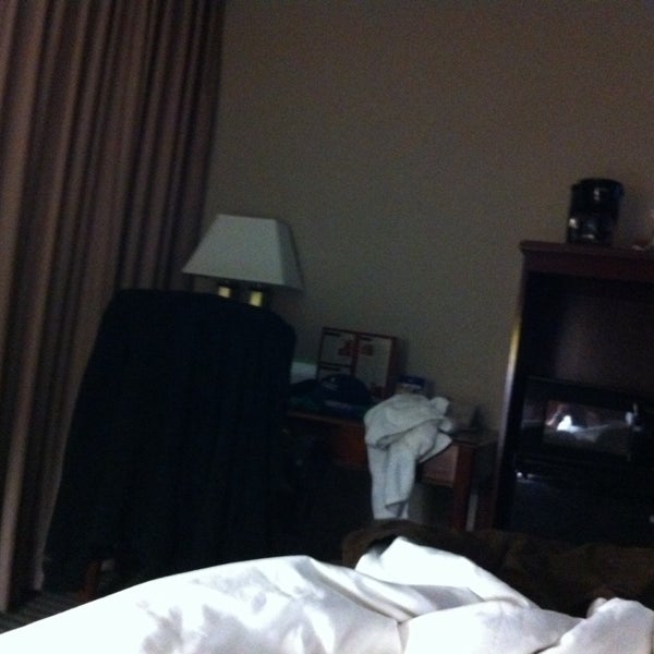 Foto scattata a Best Western Plus Dallas Hotel &amp; Conference Center da Theresa J. il 12/21/2013