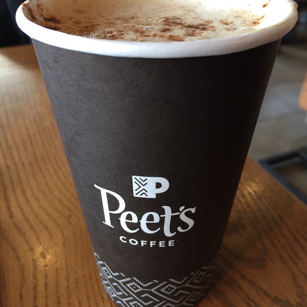 Photo taken at Peet&#39;s Coffee &amp; Tea by Dan s. on 8/30/2018