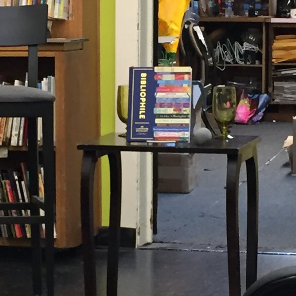 Photo taken at The Booksmith by Dan s. on 9/13/2018
