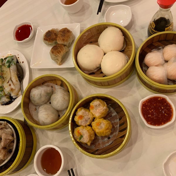 Photo taken at Jing Fong Restaurant 金豐大酒樓 by Abby A. on 7/27/2019
