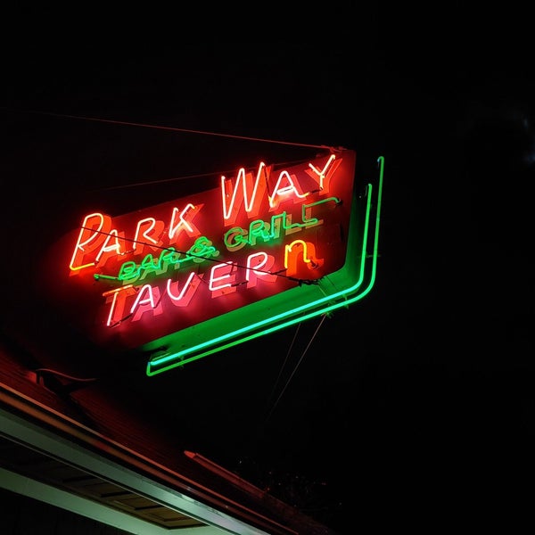 Foto tirada no(a) Parkway Tavern por Billy J. em 2/9/2020