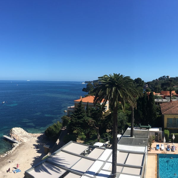 Das Foto wurde bei Hotel Royal-Riviera von Sergii D. am 4/30/2019 aufgenommen