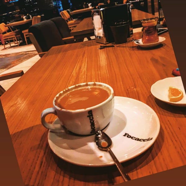 รูปภาพถ่ายที่ Focaccia Cafe โดย Büşra Y. เมื่อ 11/18/2018
