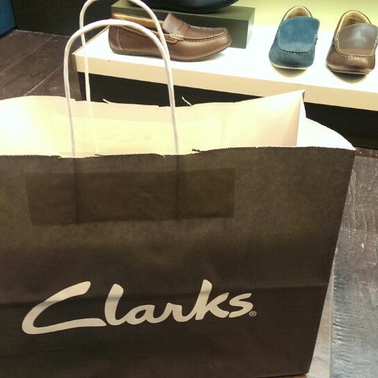 clarks shoes boston store