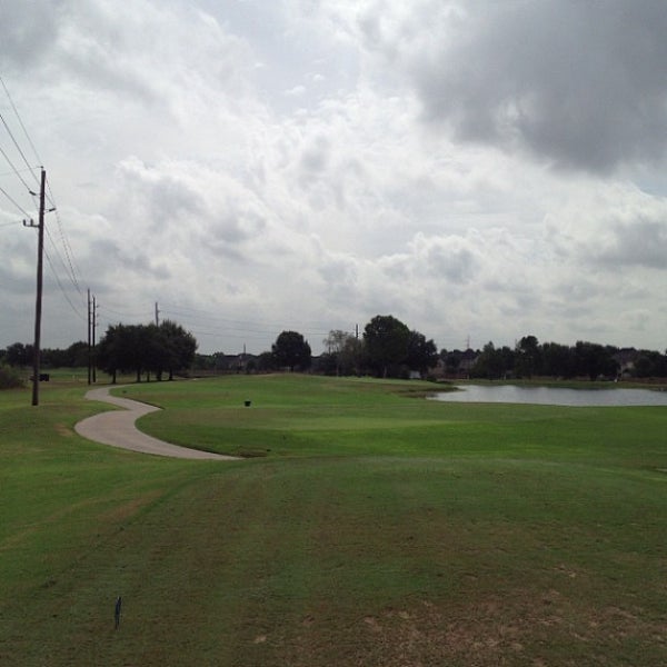 Das Foto wurde bei Cinco Ranch Golf Club von Chris D. am 9/16/2013 aufgenommen