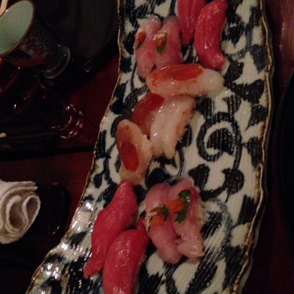 8/25/2014 tarihinde Stephen L.ziyaretçi tarafından Sushi Oyama'de çekilen fotoğraf
