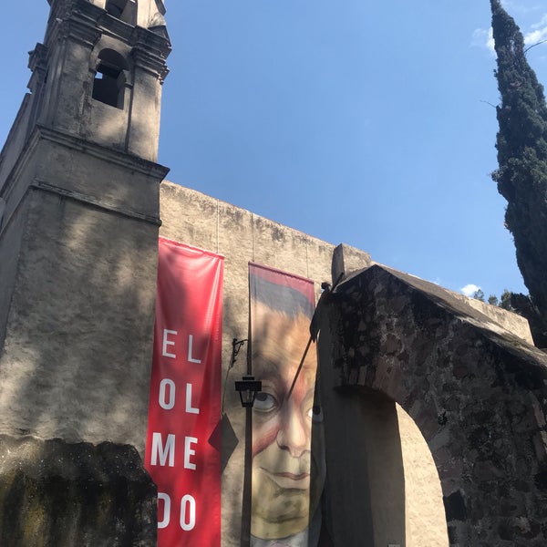 Foto diambil di Museo Dolores Olmedo oleh Ursula S. pada 4/18/2019