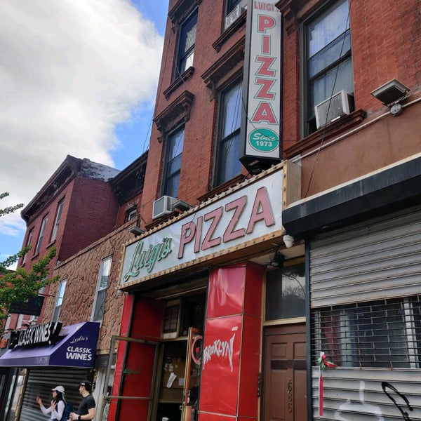 Das Foto wurde bei Luigi&#39;s Pizza von Michael O. am 5/11/2022 aufgenommen