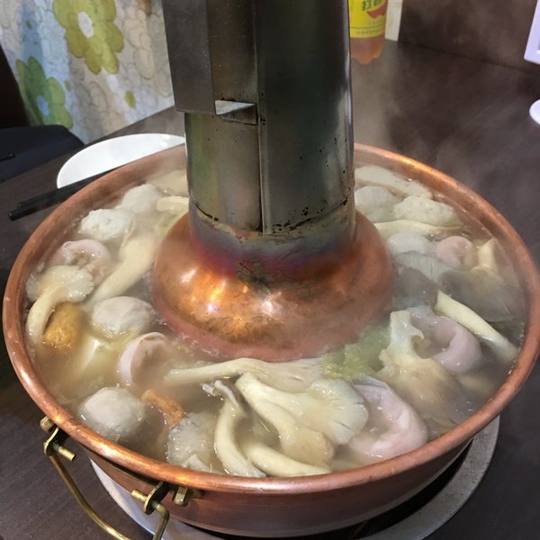 松花江東北酸菜鍋 體育路33號