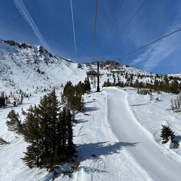 Снимок сделан в Mammoth Mountain Ski Resort пользователем Tom M. 1/17/2022