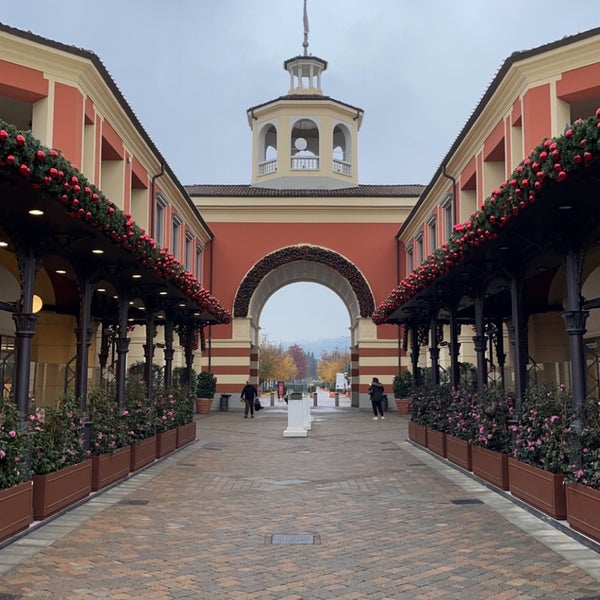 La perla outlet outlet